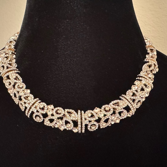 Givenchy
Silk Glass Stone Gold-Tone Collar Necklace - Picture 11 of 11